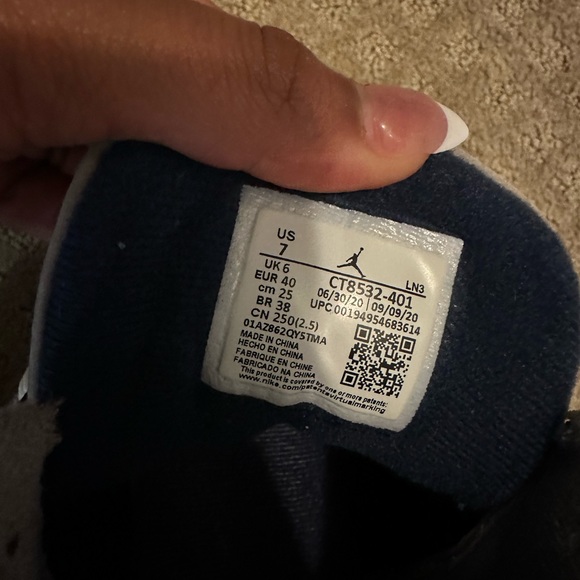 Jordan 3 Retro Georgetown (2021) size 7 - Picture 5 of 5